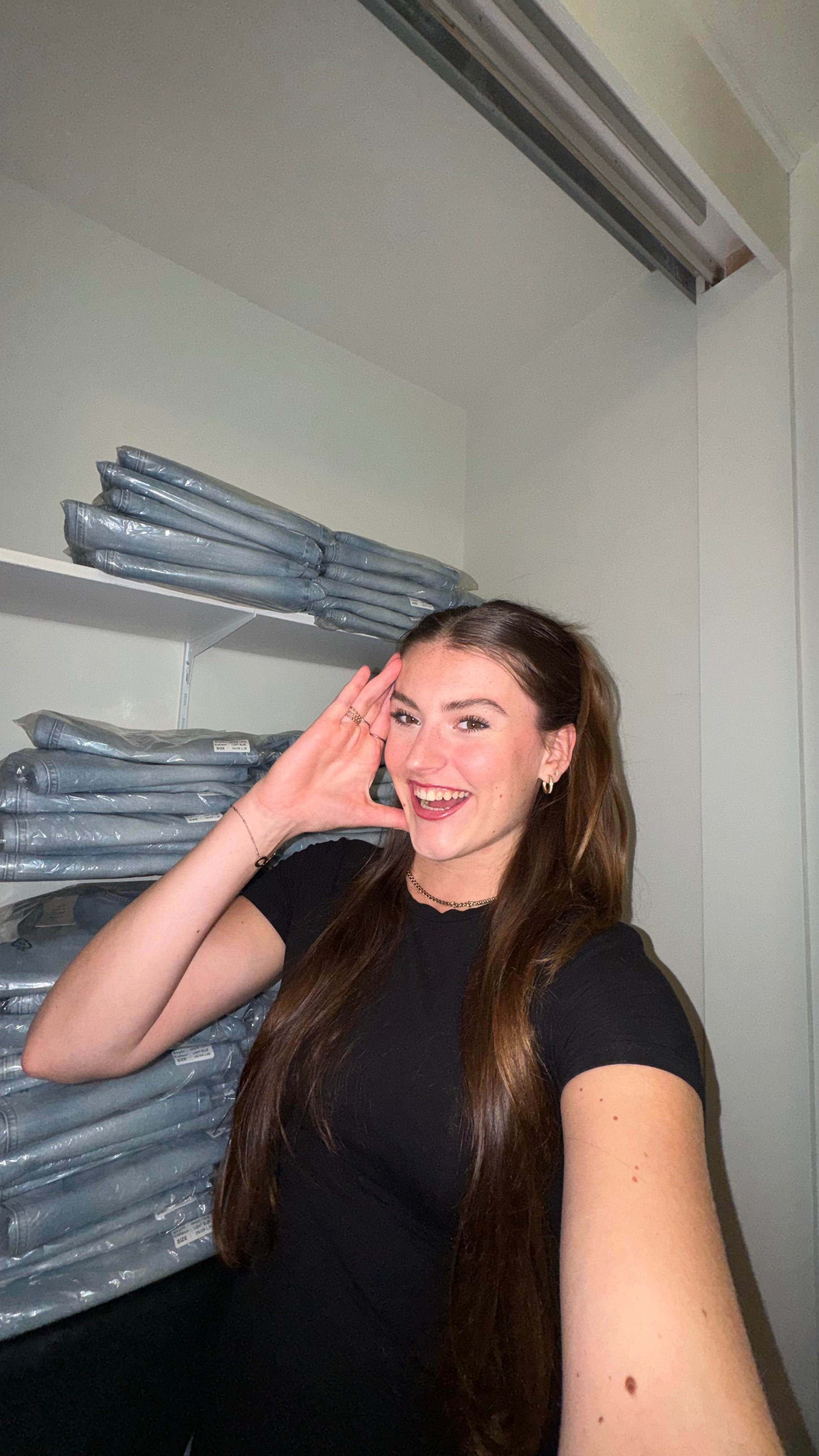 TALLx jeans in productie, tall kleding voor lange vrouwen